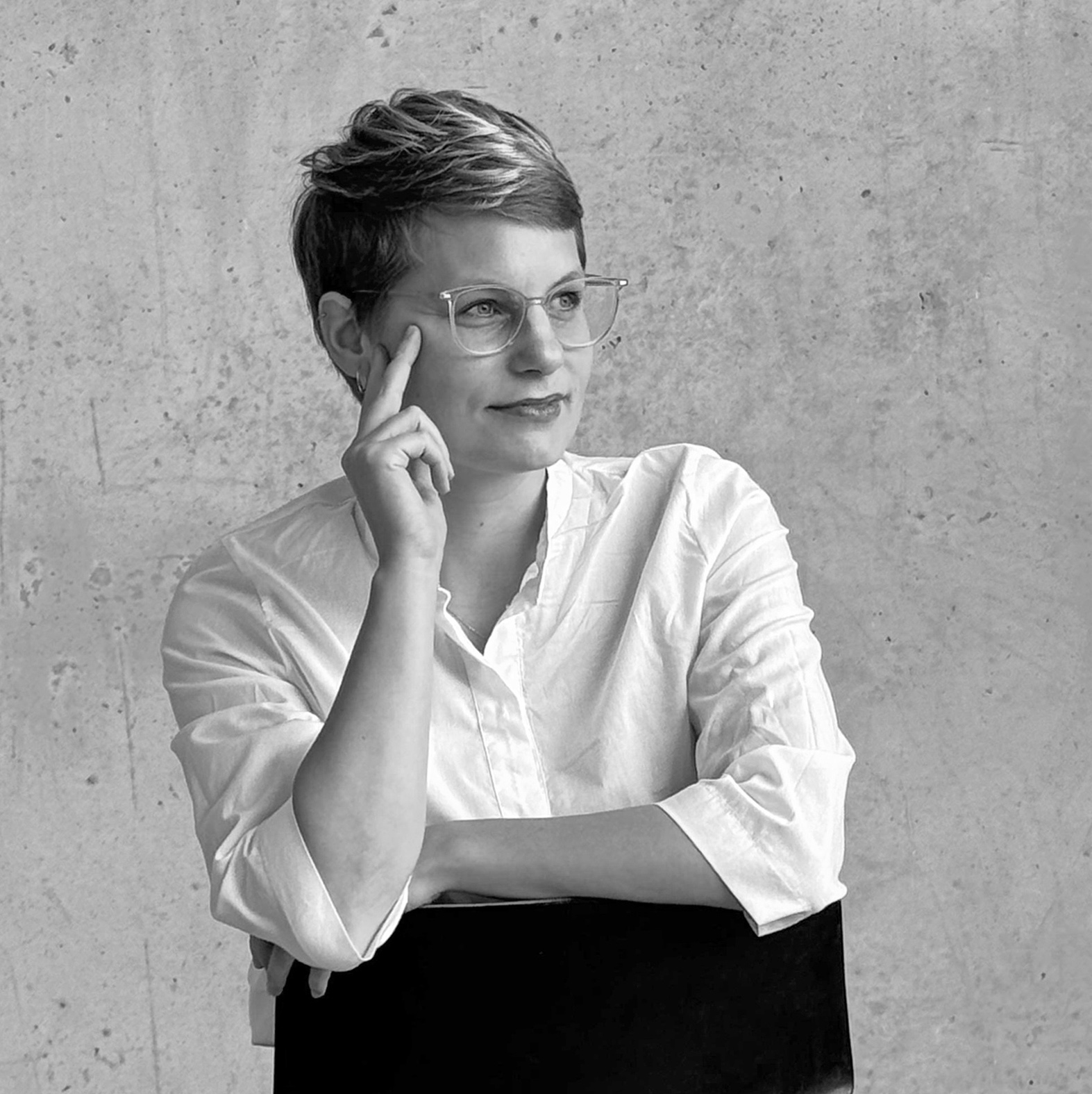 Natalie Burkhart, Porträt